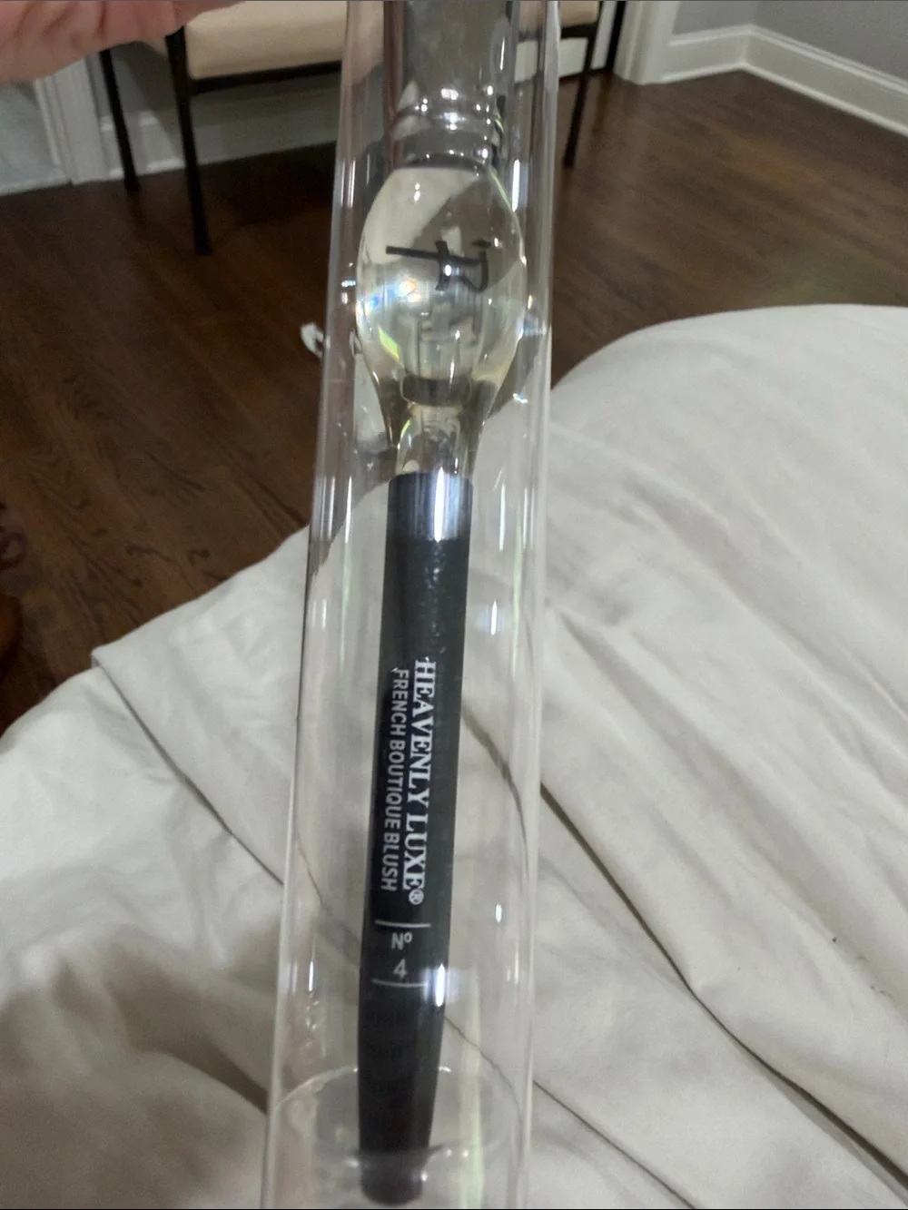 IT Cosmetics Heavenly Luxe blush/Powder Brush  number 4